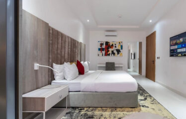 Chic 2-Bedroom Flat