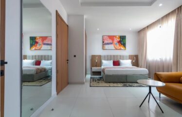 Chic 2-Bedroom Flat